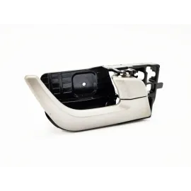 Ручка дверей внутрішня права Джили Емгранд ЄС7 Geely Emgrand EC-7/EC-7RV 1068002076